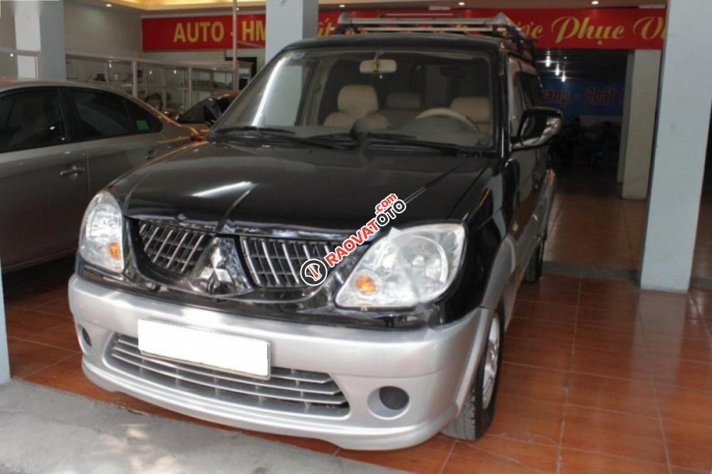 Cần bán lại xe Mitsubishi Jolie đời 2004, màu đen số sàn-0