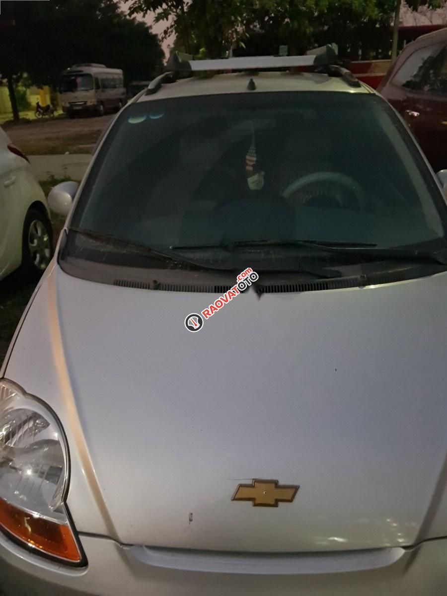 Cần bán Chevrolet Spark đời 2010, màu bạc, giá chỉ 136 triệu-1