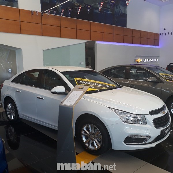 Bán xe Chevrolet Cruze LT đời 2017, màu trắng, xe nhập-0