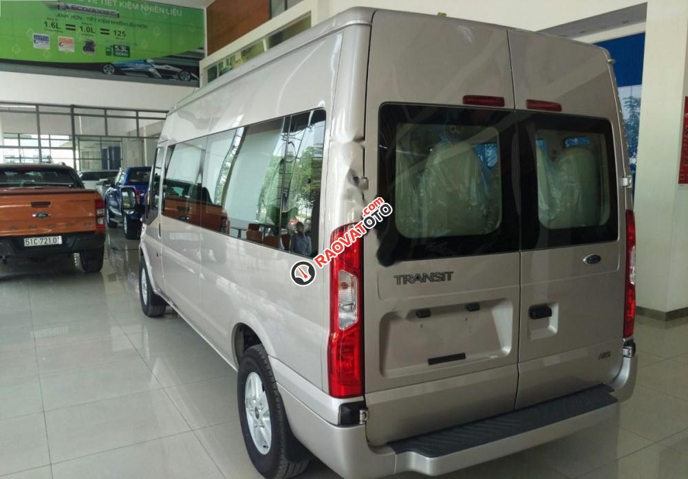 Cần bán xe Ford Transit Limited sản xuất 2017, màu bạc-0