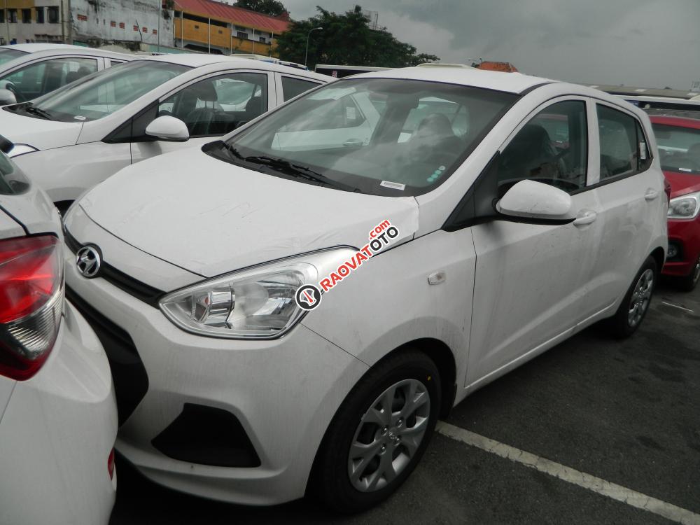 Bán Hyundai Grand I10 1.0 MT 2016 Base, nhập khẩu chính hãng, xe mới 100% giao ngay, thanh toán 6,1 triệu/tháng-0