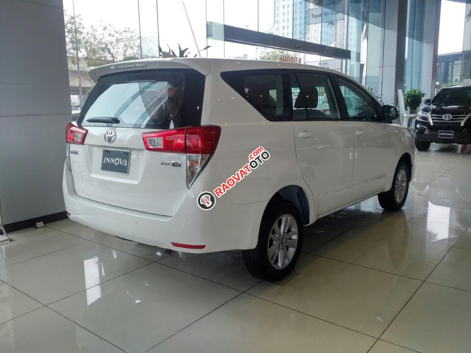 Toyota Innova 2.0E đồng ánh kim - Cập nhật lô xe 7/2017 - Đại lý Toyota Mỹ Đình/ Hotline: 0973.306.136-18