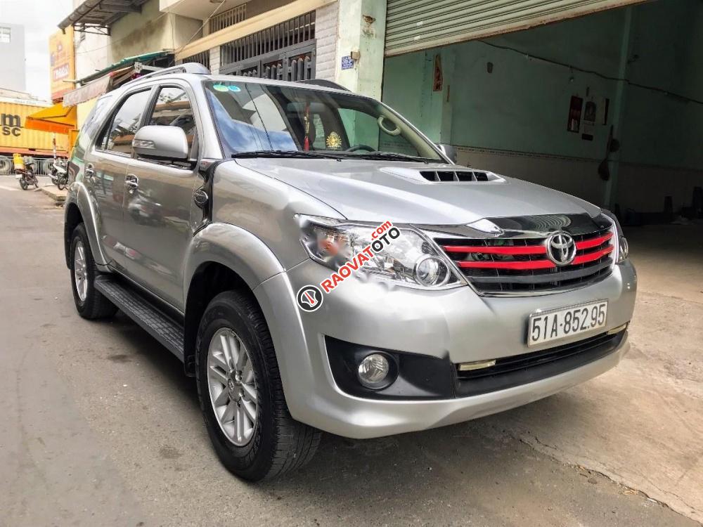 Bán Toyota Fortuner G đời 2014, màu bạc-1