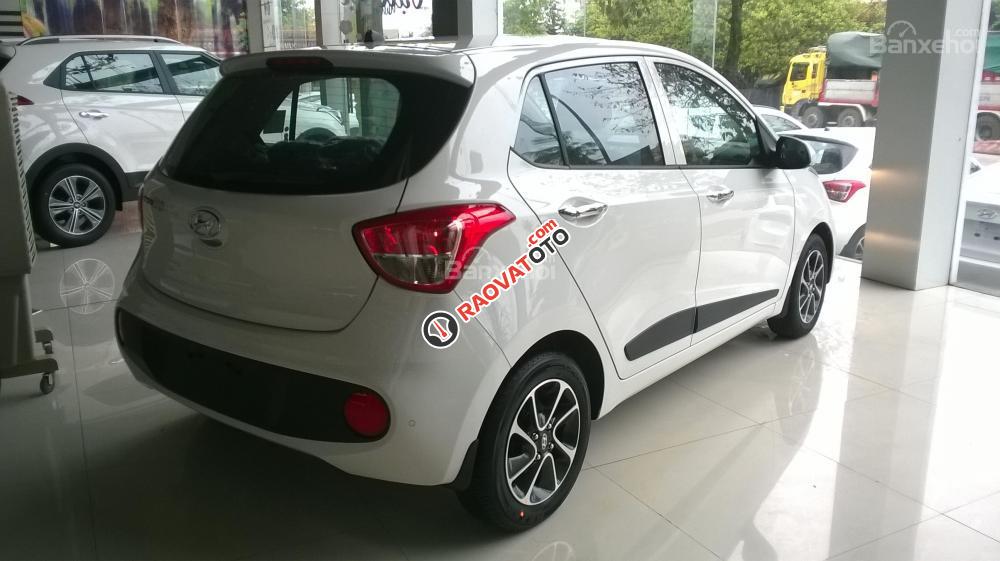 Bán ô tô Hyundai Grand i10 đời 2017, màu trắng, giá chỉ từ 309tr-2