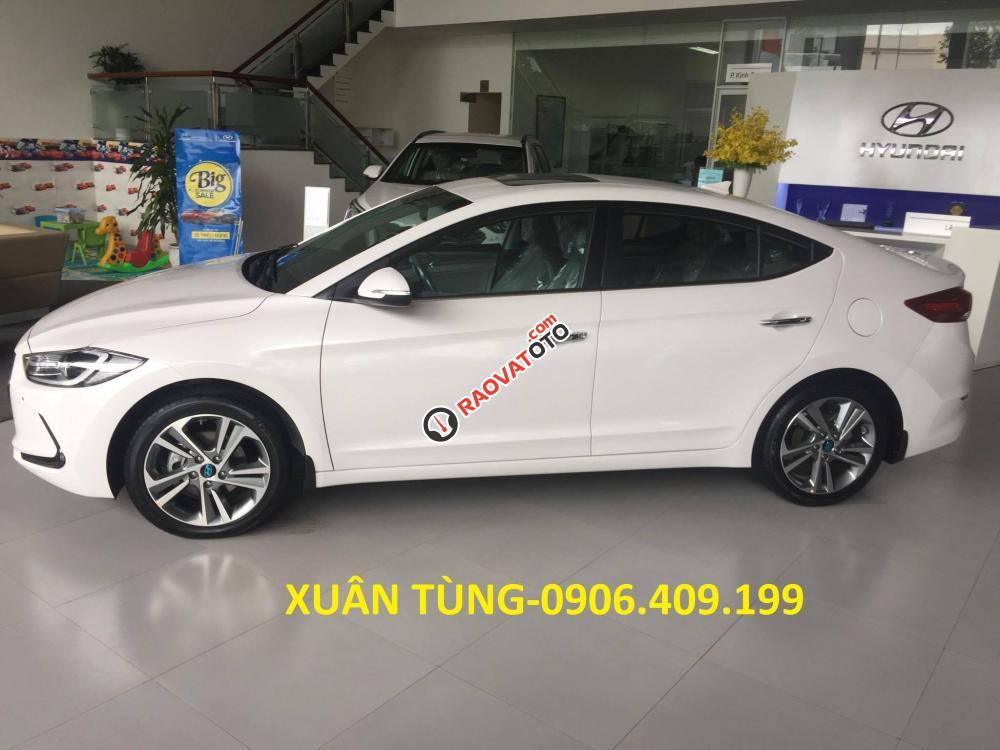 Bán Hyundai Elantra 2017, đủ màu giao xe ngay, hỗ trợ ngân hàng 90% và đăng kí Grab - LH: Xuân Tùng 0906.409.199-2