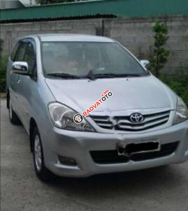 Bán Toyota Innova G đời 2010, màu bạc xe gia đình, giá 394tr-0