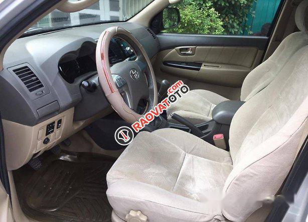 Bán Toyota Fortuner đời 2014, màu bạc-6