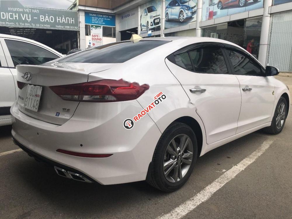 Cần bán xe Hyundai Elantra 1.6AT đời 2016, màu trắng, số tự động-4