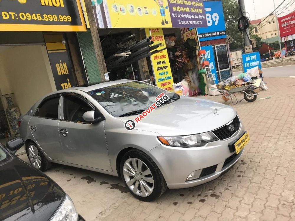 Cần bán gấp Kia Forte SLI đời 2010, màu bạc, xe nhập chính chủ, giá 385tr-1