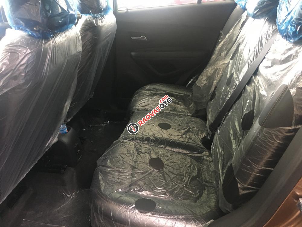 Chevrolet Trax 1.4L Turbo 2017, nhập khẩu nguyên chiếc, xe đủ màu, xe giao liền, hỗ trợ vay lãi suất thấp-8