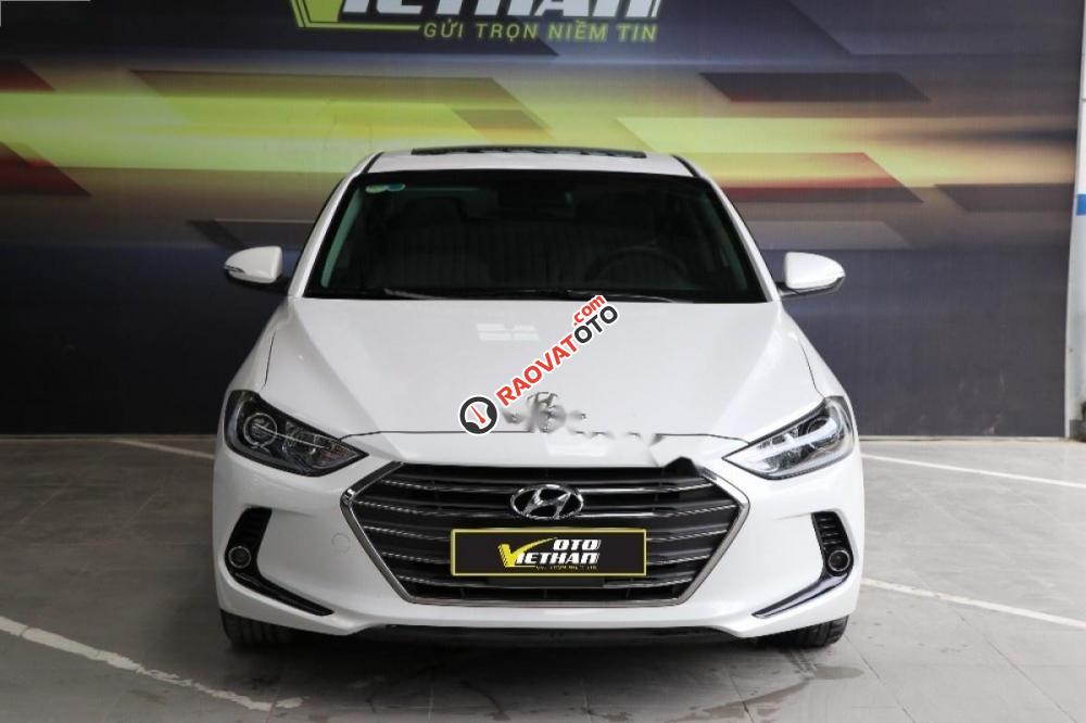 Bán Hyundai Elantra 1.6AT đời 2016, màu trắng, 608tr-0