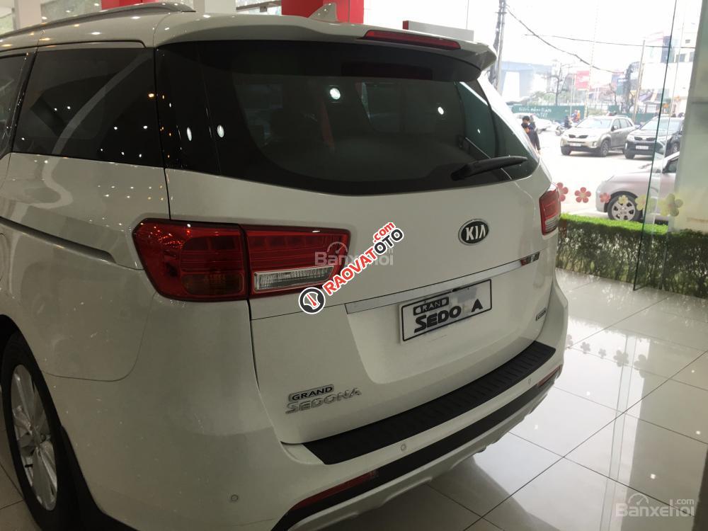 Kia Giải Phóng - Bán xe Kia Sedona, Lh: 00989116855 để biết thêm thông tin về xe và ưu đãi-5