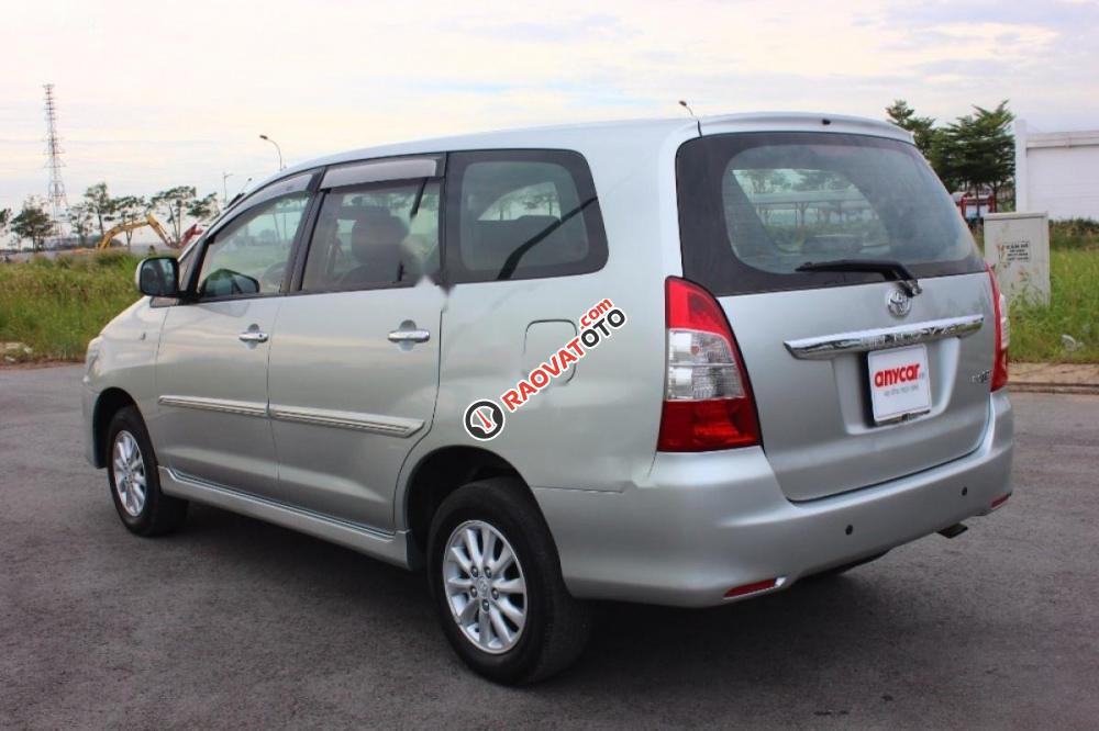 Bán Toyota Innova 2.0E 2013, màu bạc số sàn, giá 540tr-3