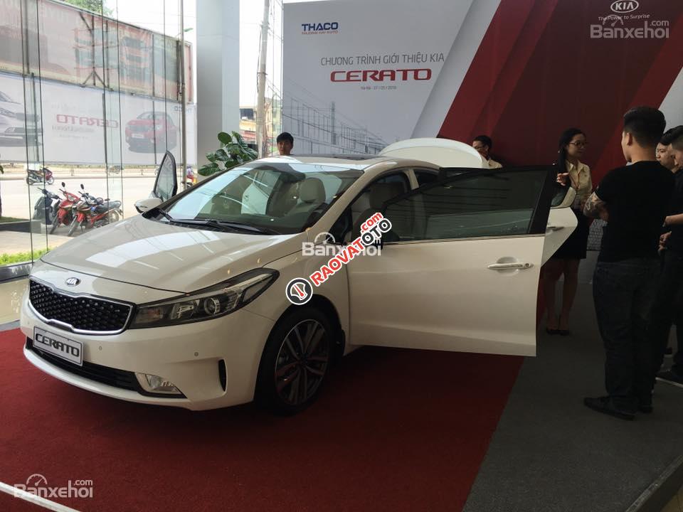 Bán Kia Cerato model 2018 hỗ trợ vay trả góp 100% giá trị xe, thủ tục nhanh gọn, cam kết giao xe ngay - LH:  0938808627-2