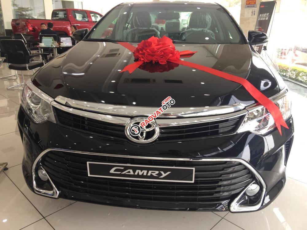 Toyota Hải Dương bán Camry 2017, đủ màu, giá tốt, hỗ trợ trả góp 80% (7 năm), lãi suất thấp - LH: 096.131.4444 Ms. Hoa-0