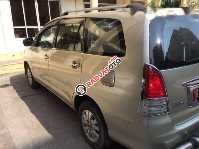 Bán xe Toyota Innova đời 2010, màu bạc chính chủ, giá chỉ 450 triệu-1