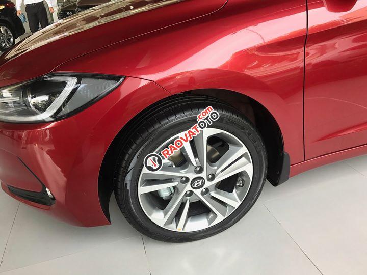 Bán Hyundai Elantra CKD 2018 màu đỏ, giá nét, giao xe ngay, KM đầy đủ-4