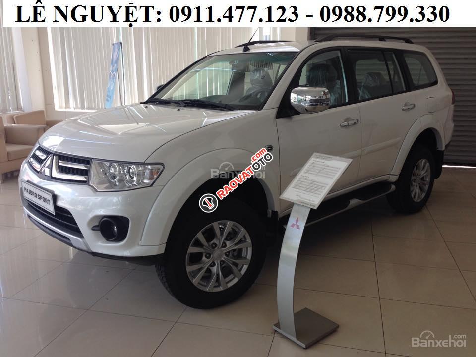 Bán Mitsubishi Outlander 2.0 CKD xe 7 chỗ giá sốc, trả góp 90% xe, LH: Lê Nguyệt: 0911.477.123-0988.799.330-5