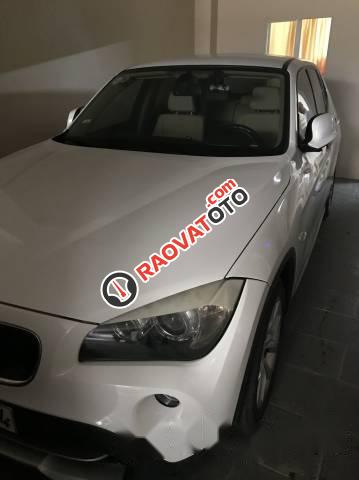 Bán xe BMW X1 2011, màu trắng, nhập khẩu nguyên chiếc xe gia đình, giá tốt-0