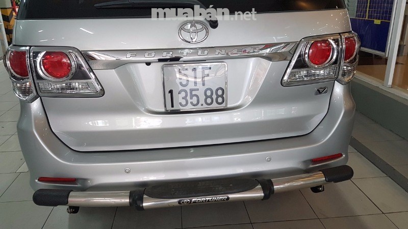 Bán xe Toyota Fortuner 2015, màu bạc, nhập khẩu, còn mới-4