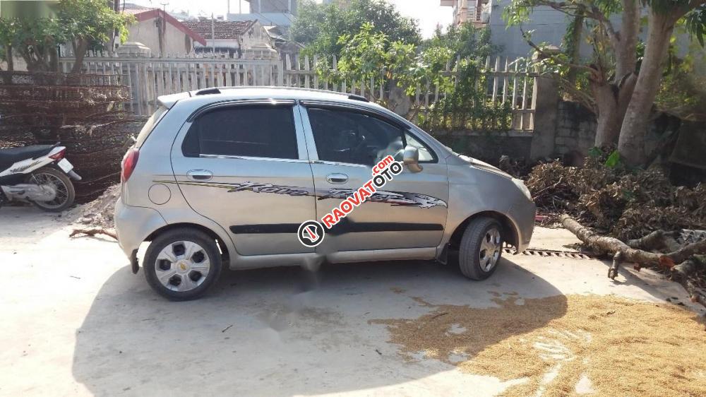 Cần bán xe Chevrolet Spark đời 2009, màu bạc, 99tr-1