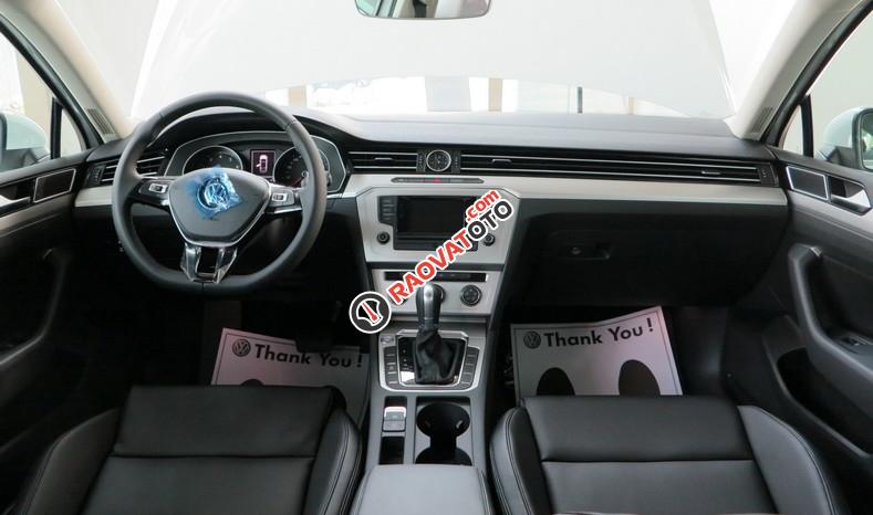 VW-The New Passat trắng tinh - Đầy mạnh mẽ, bền bỉ-Cực chất, cực cuốn hút-5