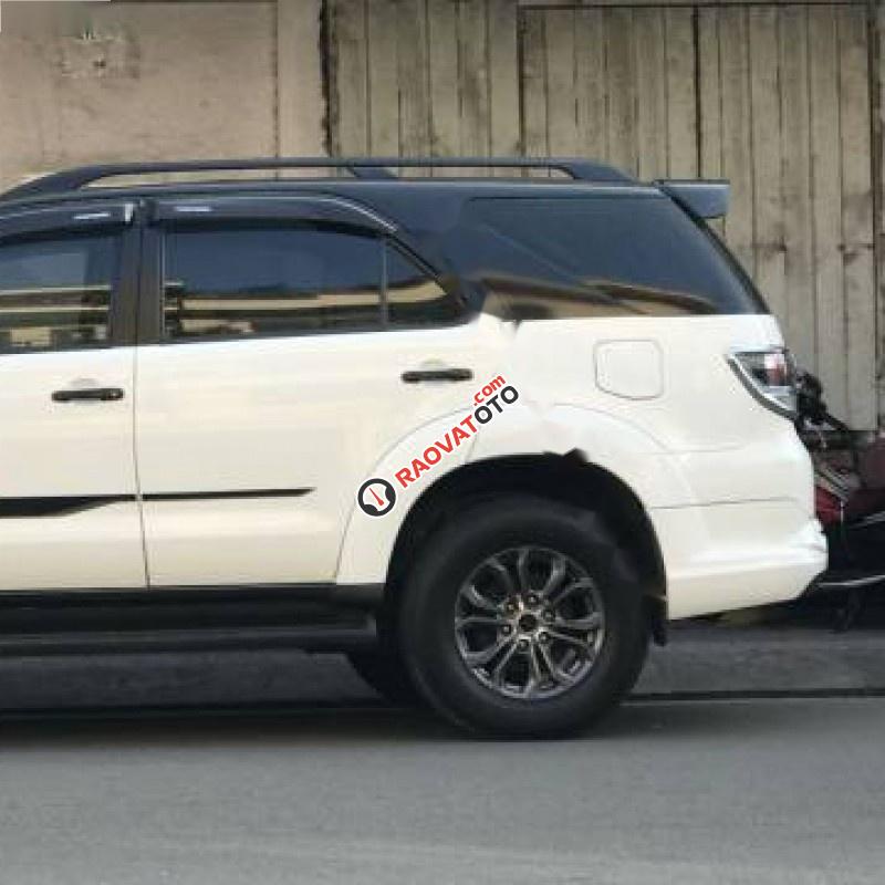 Bán ô tô Toyota Fortuner TRD đời 2016, màu trắng-0