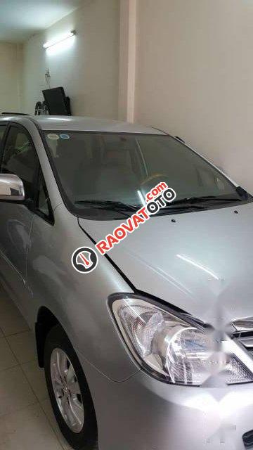 Bán gấp Toyota Innova đời 2010, màu bạc chính chủ, 380 triệu-4