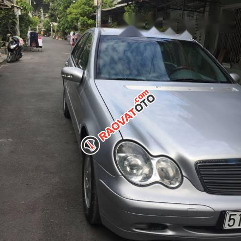 Bán Mercedes đời 2004, màu bạc, giá 240tr-4