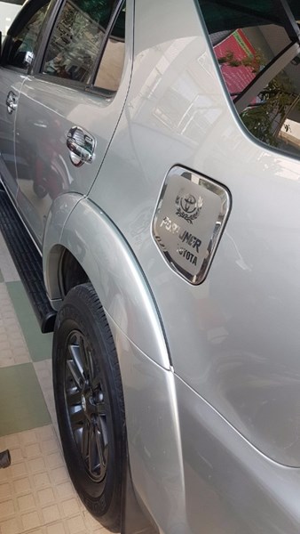 Bán xe Toyota Fortuner 2015, màu bạc, nhập khẩu, còn mới-1
