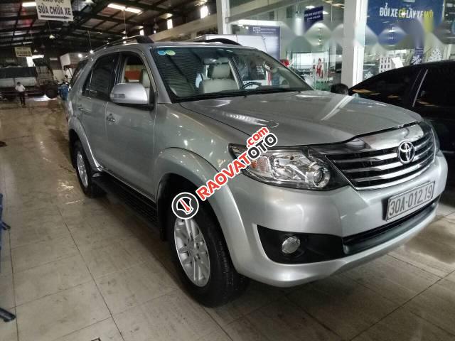 Bán xe Toyota Fortuner đời 2013, màu bạc, 725tr-0