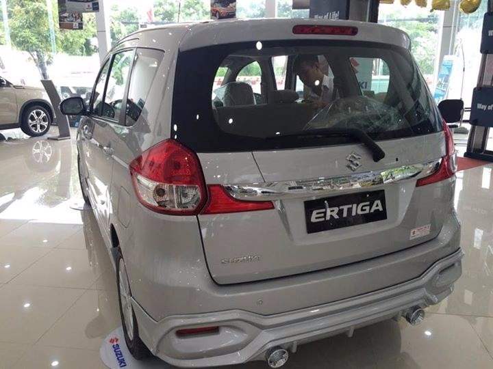 Bán ô tô Suzuki Ertiga sản xuất 2017, màu bạc, nhập khẩu nguyên chiếc-2