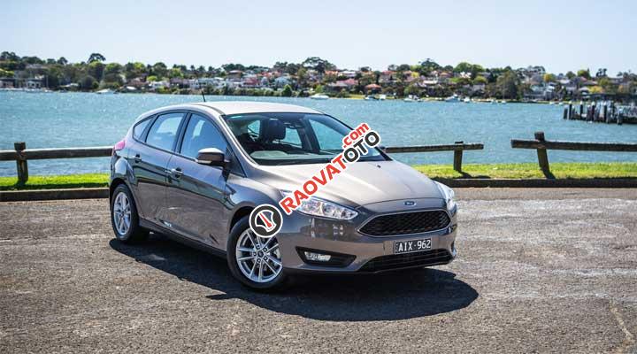 Bán ô tô Ford Focus Trend 1.5 AT Ecoboost Hatchback, hỗ trợ trả góp 80%, xe bảo hành 3 năm-0