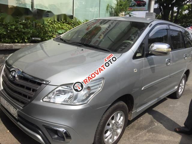 Cần bán lại xe Toyota Innova đời 2014, màu bạc-0