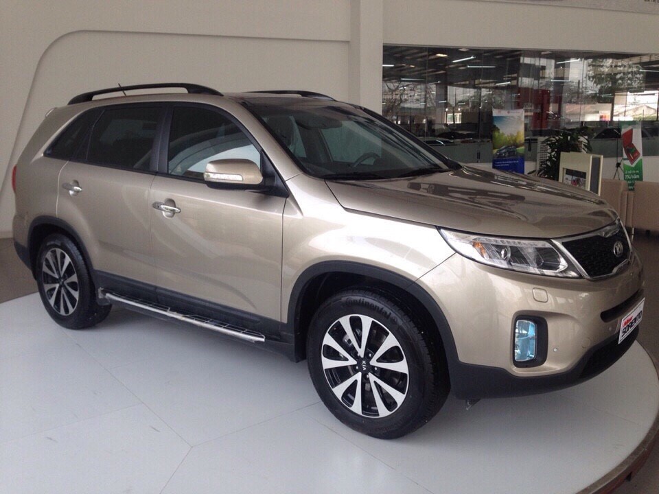 Cần bán xe Kia Sorento đời 2016, màu vàng, xe nhập, giá 868tr-2