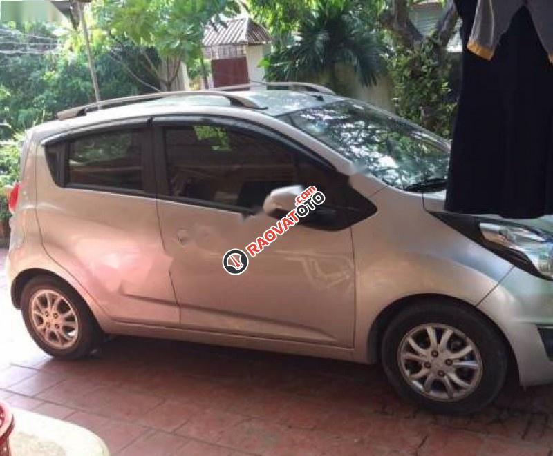 Cần bán gấp Chevrolet Spark LTZ 1.0 AT Zest đời 2015, màu bạc -1