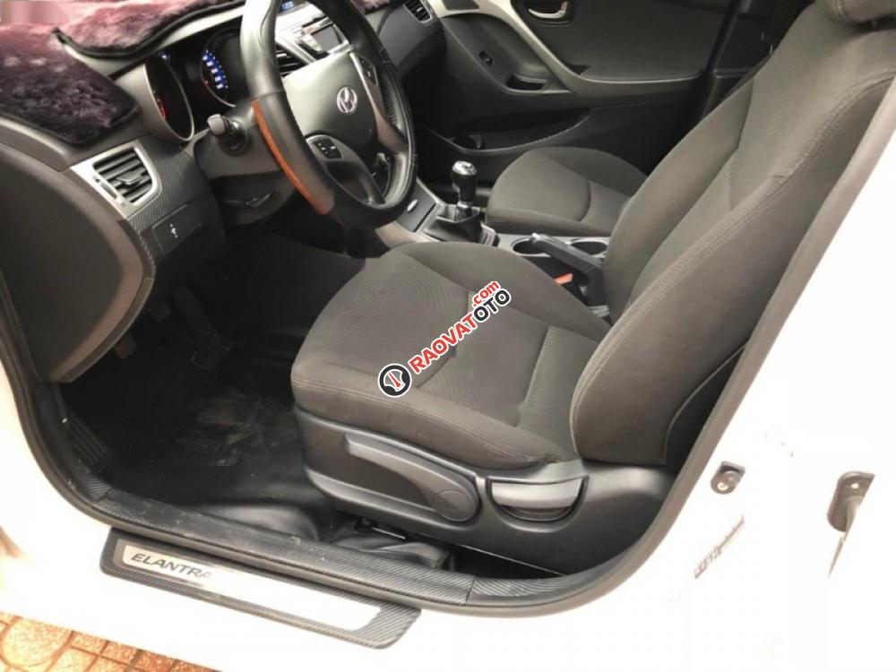 Bán xe Hyundai Elantra MT đời 2015, màu trắng, xe nhập, giá tốt-2