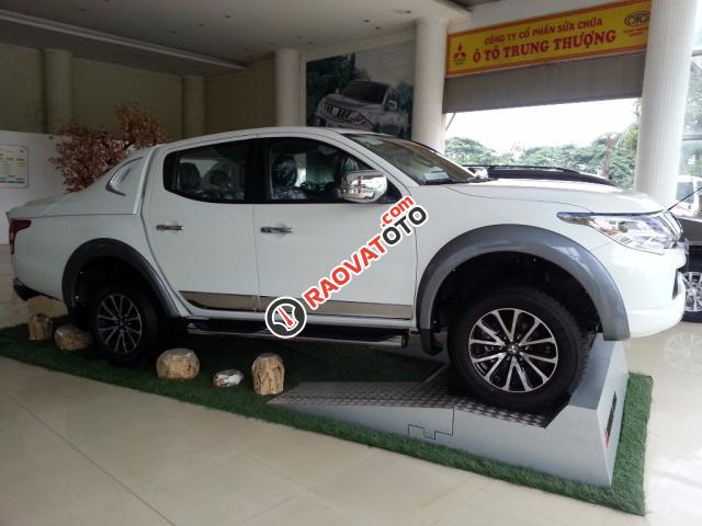 Bán Mitsubishi Triton, màu trắng, nhập khẩu, tại Đà Nẵng, liên hệ: Lê Nguyệt: 0911.477.123-6