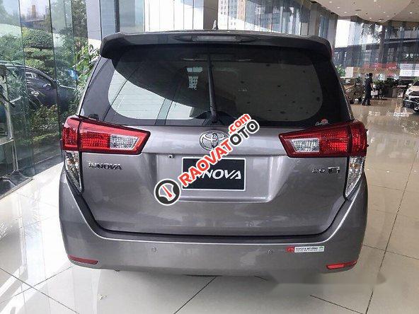 Cần bán Toyota Innova đời 2017, giá 939tr-3