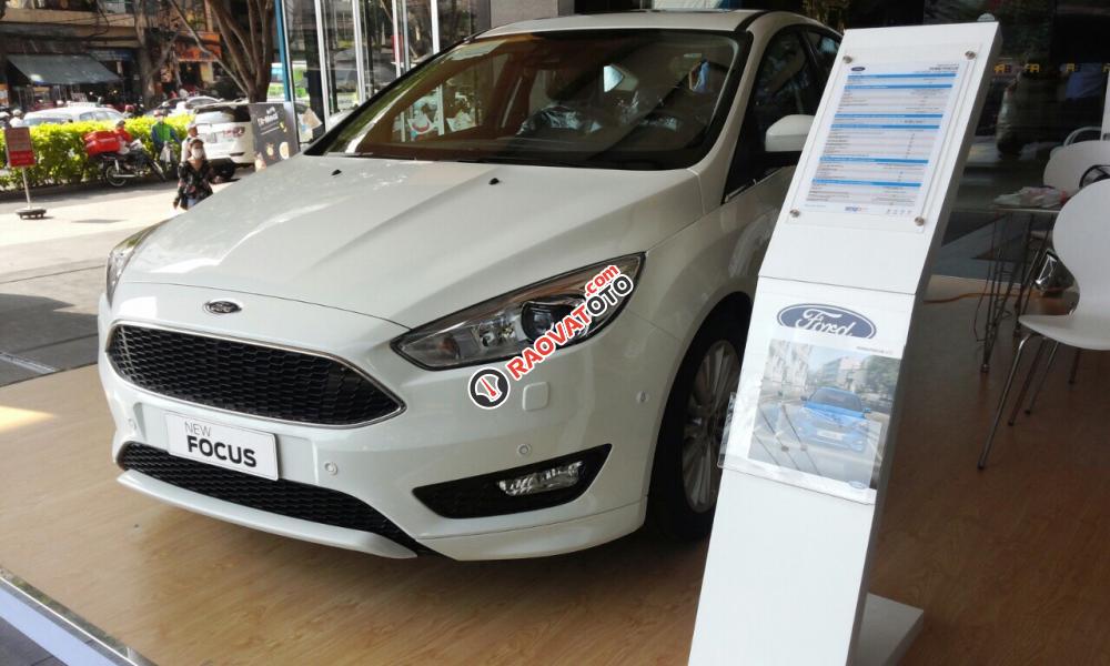 Bán Ford Focus 1.5 Sport 2017 màu trắng, hotline KD Phú Mỹ Ford 0934799119-4