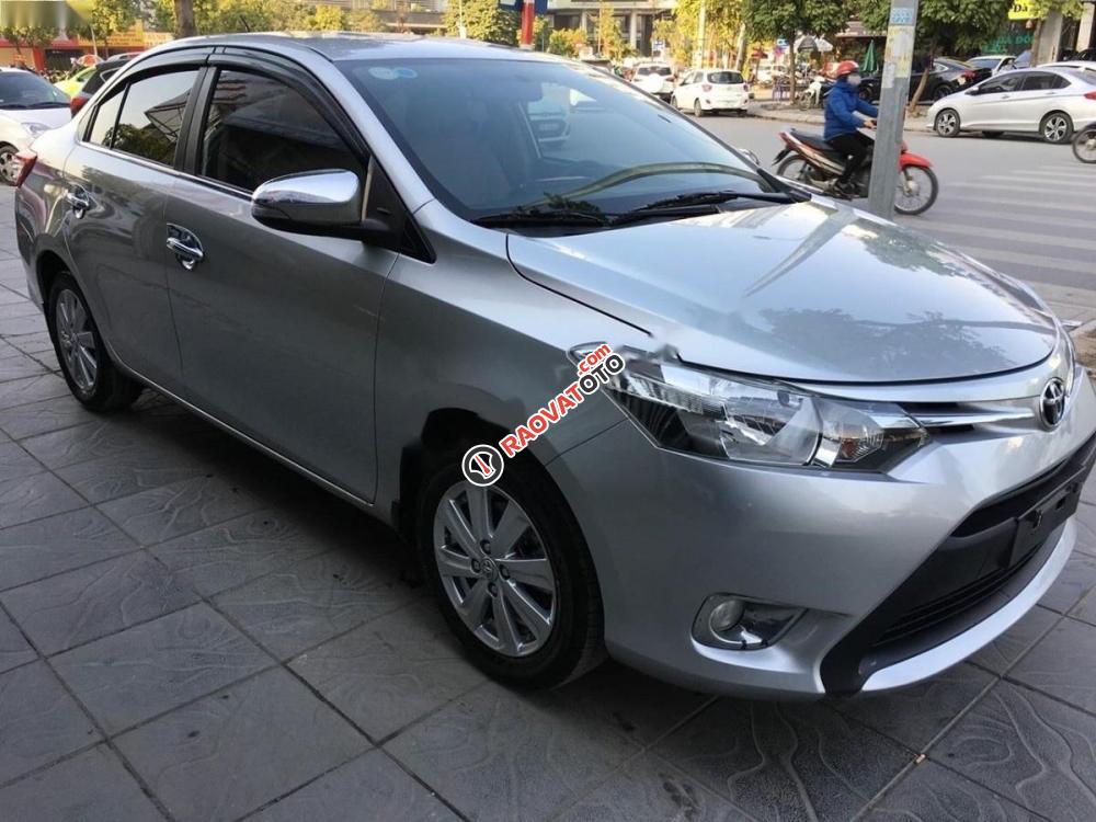 Cần bán gấp Toyota Vios 2016, màu bạc-3