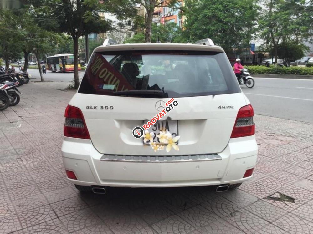 Bán Mercedes GLK300 4Matic năm 2011, màu trắng chính chủ, giá tốt-3