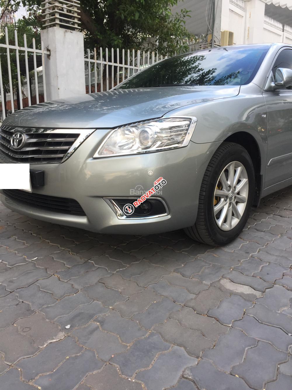 Bán xe Toyota Camry sản xuất 2010, màu xám (ghi)-1