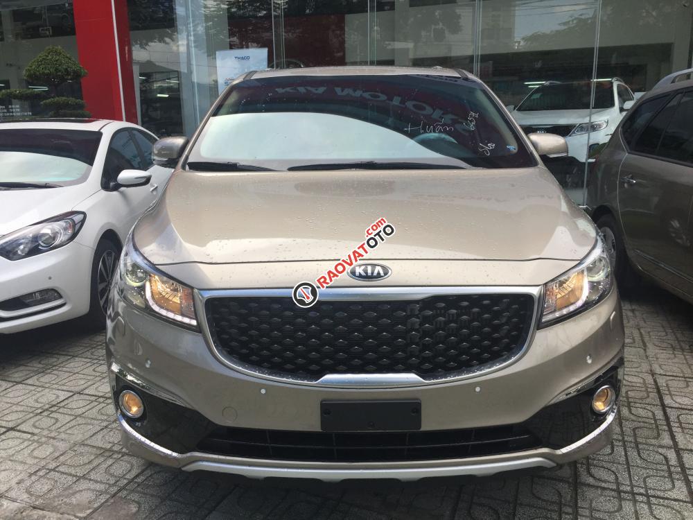 Bán Kia Sedona 3.3 GATH đời 2018, mới 100%, màu vàng cát, hỗ trợ trả góp-0