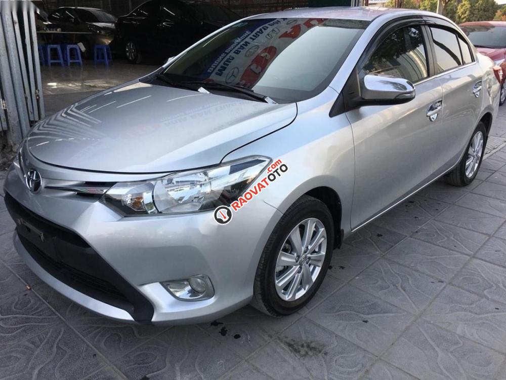 Cần bán gấp Toyota Vios 2016, màu bạc-1