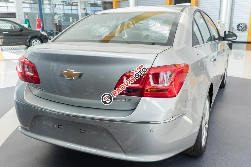 Bán Chevrolet Cruze LTZ năm sản xuất 2017, màu trắng, 657tr-5