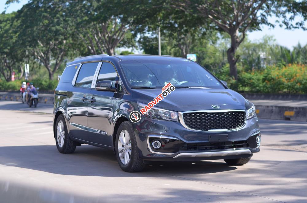 Cần bán xe Kia Sedona DATH đời 2017, màu xanh lam-6