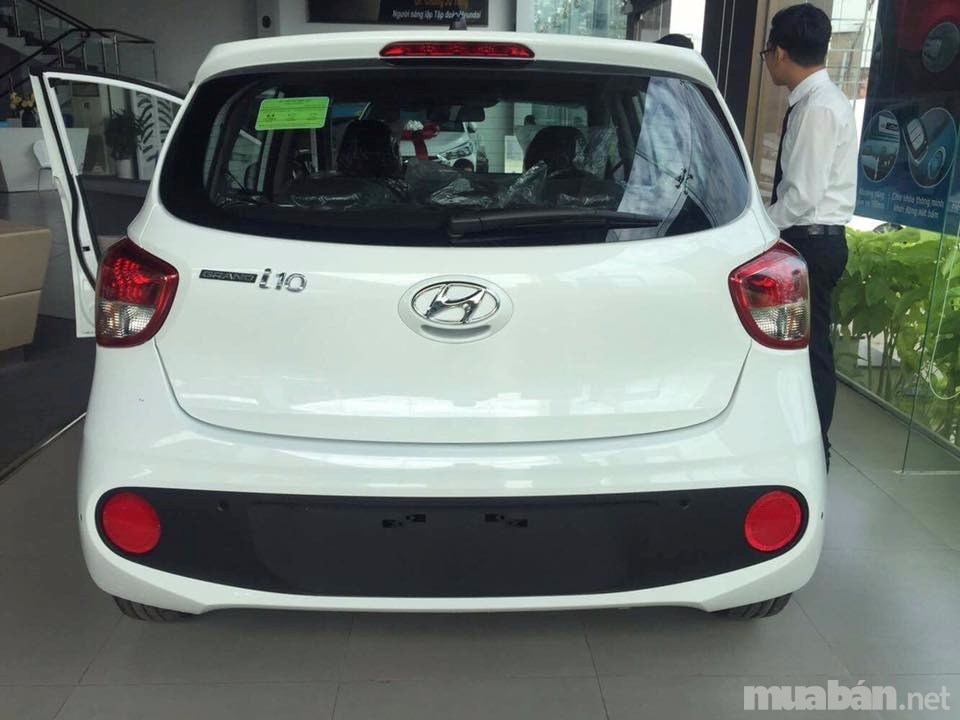 Cần bán xe Hyundai Grand i10 2017, màu trắng, nhập khẩu chính hãng-0