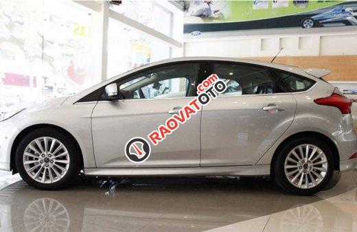 Liên hệ: 0908869497 -Bán Ford Focus model 2018, mới 100%, giá tốt nhất, có xe giao ngay đủ màu, hỗ trợ trả góp đến 80%-4