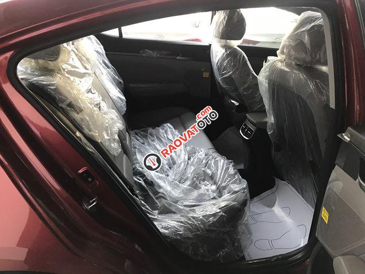 Bán Hyundai Elantra CKD 2018 màu đỏ, giá nét, giao xe ngay, KM đầy đủ-0